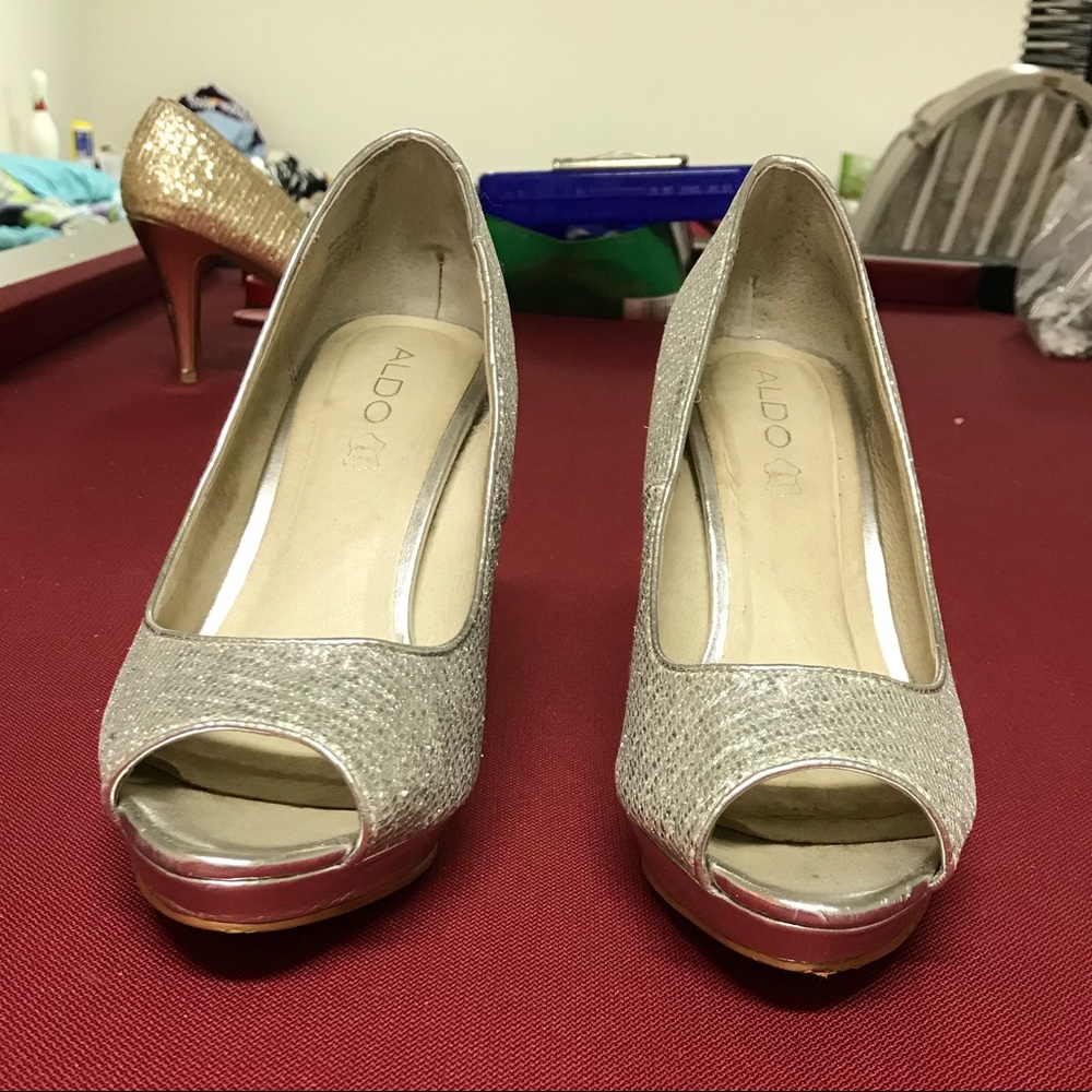 Silver heels - Picture 2 of 3